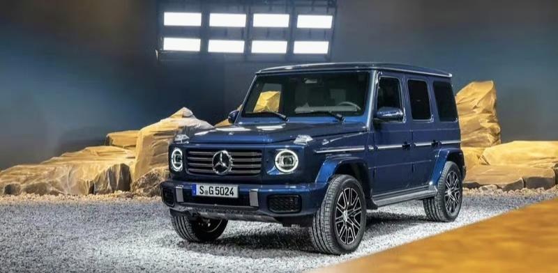 【新款奔驰G级全球首发 内外皆升级】本次发布的新款奔驰G级家族包含了G 500、