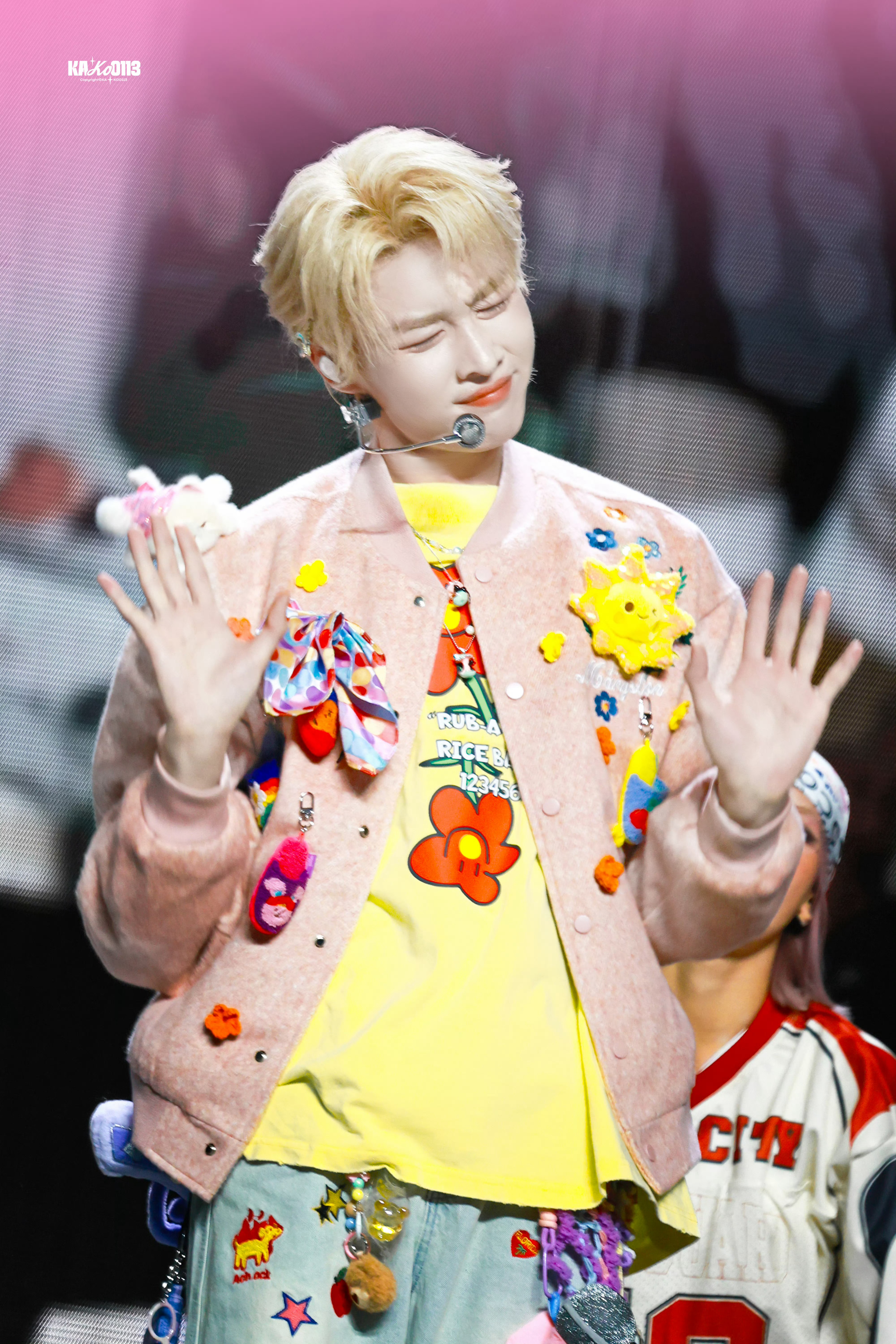 💜  我喜欢舞台上的你，因为舞台上的你散发着青春的活力，让人感受到蓬勃的生命力