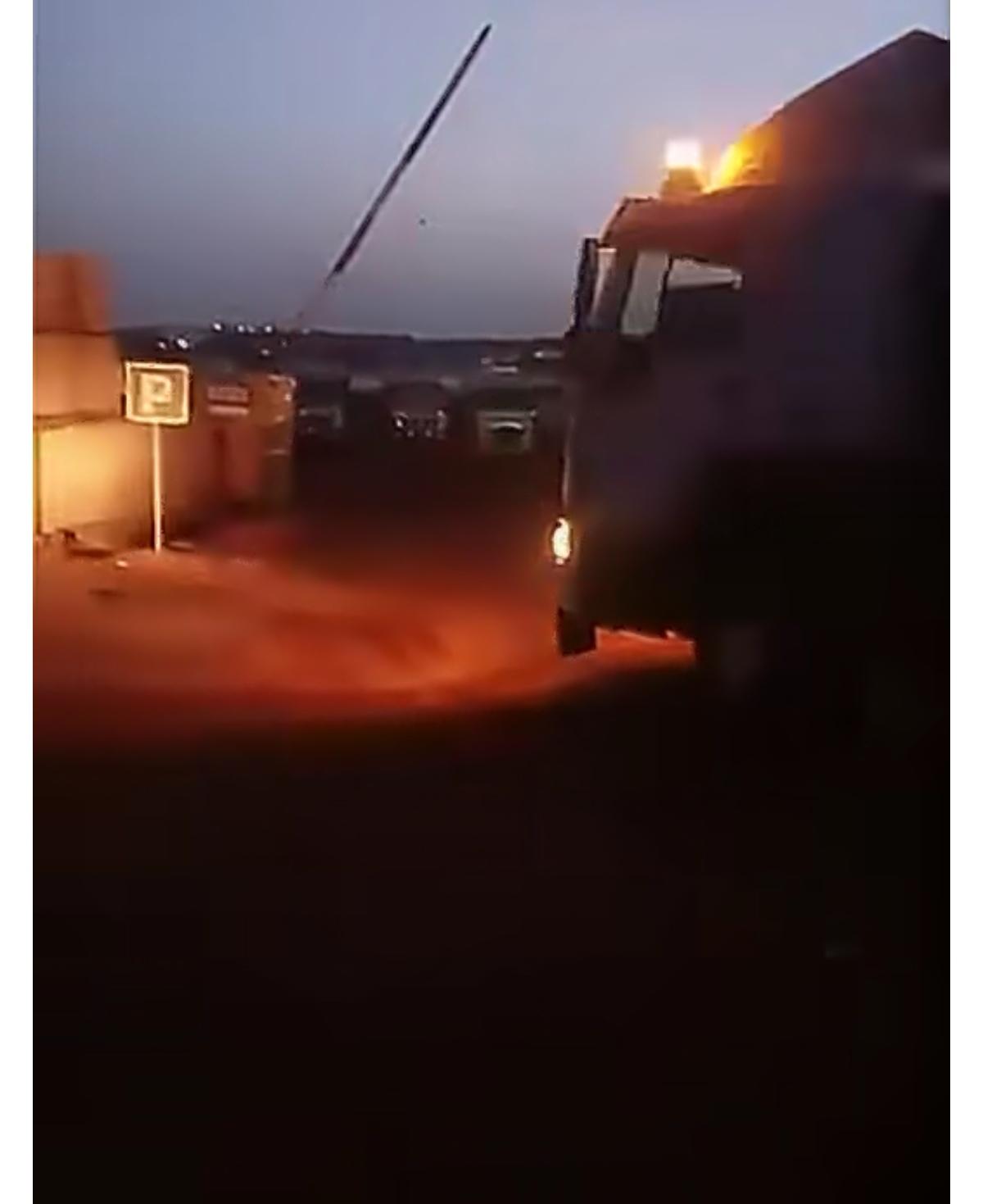 夜间，一支由900辆油罐车组成的燃料补给车队突破恐怖组织的封锁进入马里首都巴马科