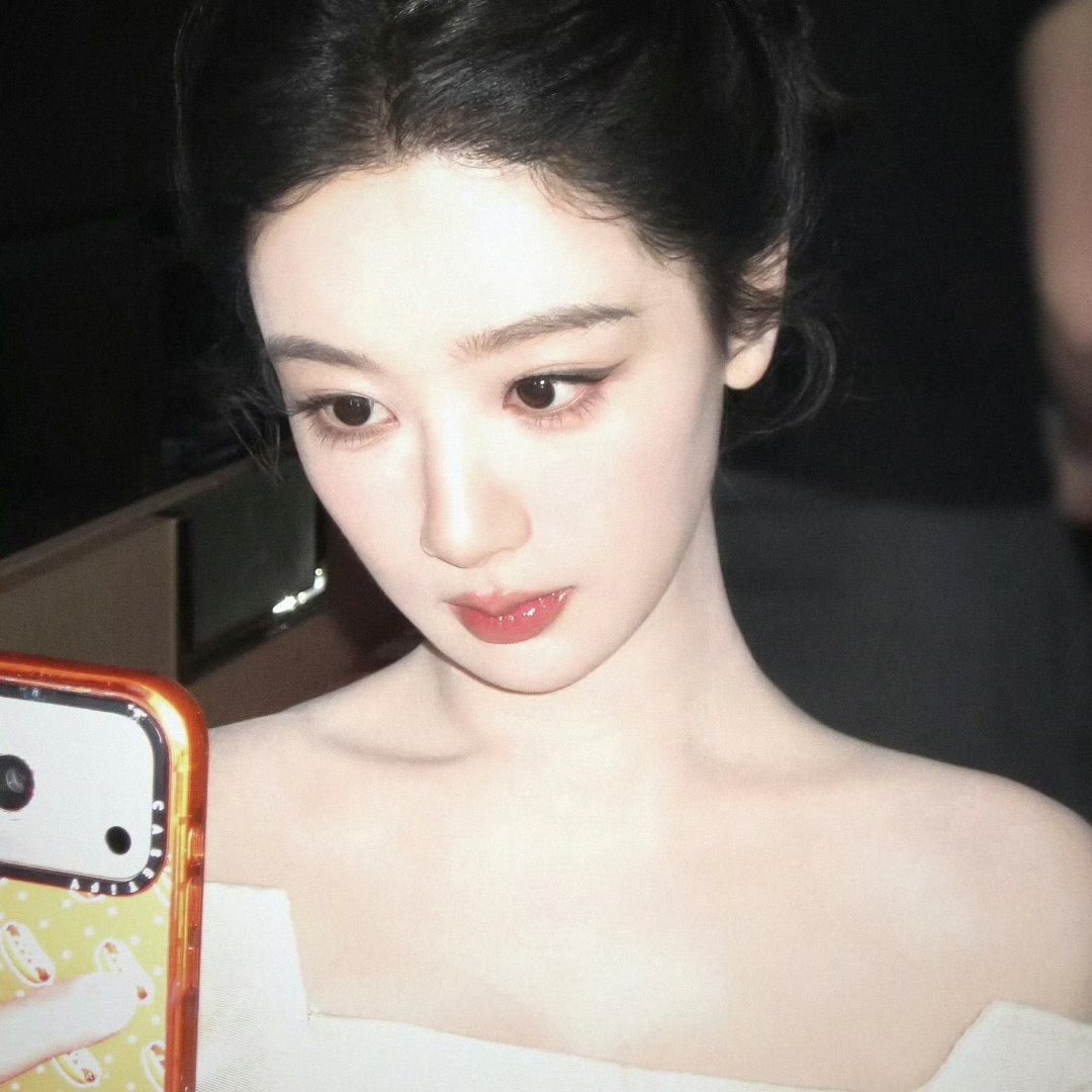 杨紫杨紫玉兰花开君再来  yz杨紫董竹君 世间无常，你是心上琳琅。