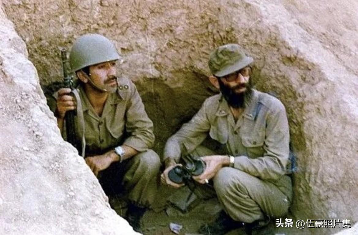 1982年至1988年间，时任伊朗总统的阿里·哈梅内伊多次亲赴两伊战争前线，深入