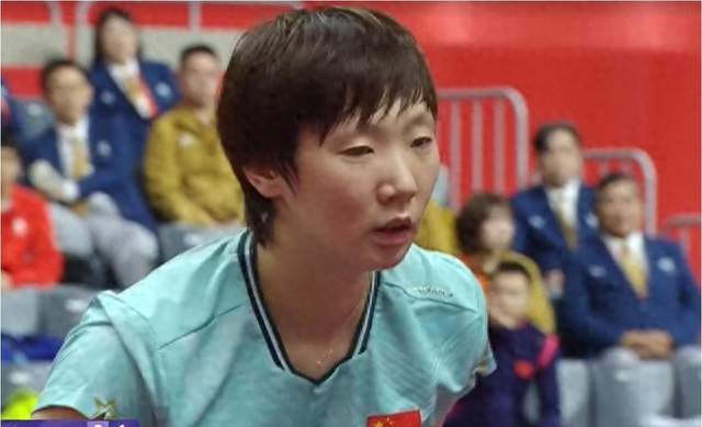现场安静不少！亚运会王曼昱4-2孙颖莎，第二次拿下女单冠军