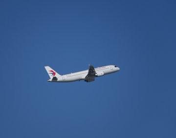 国产大飞机C919 第七架入列！ 
近日，我国第7架国产大型飞机C919从上海浦