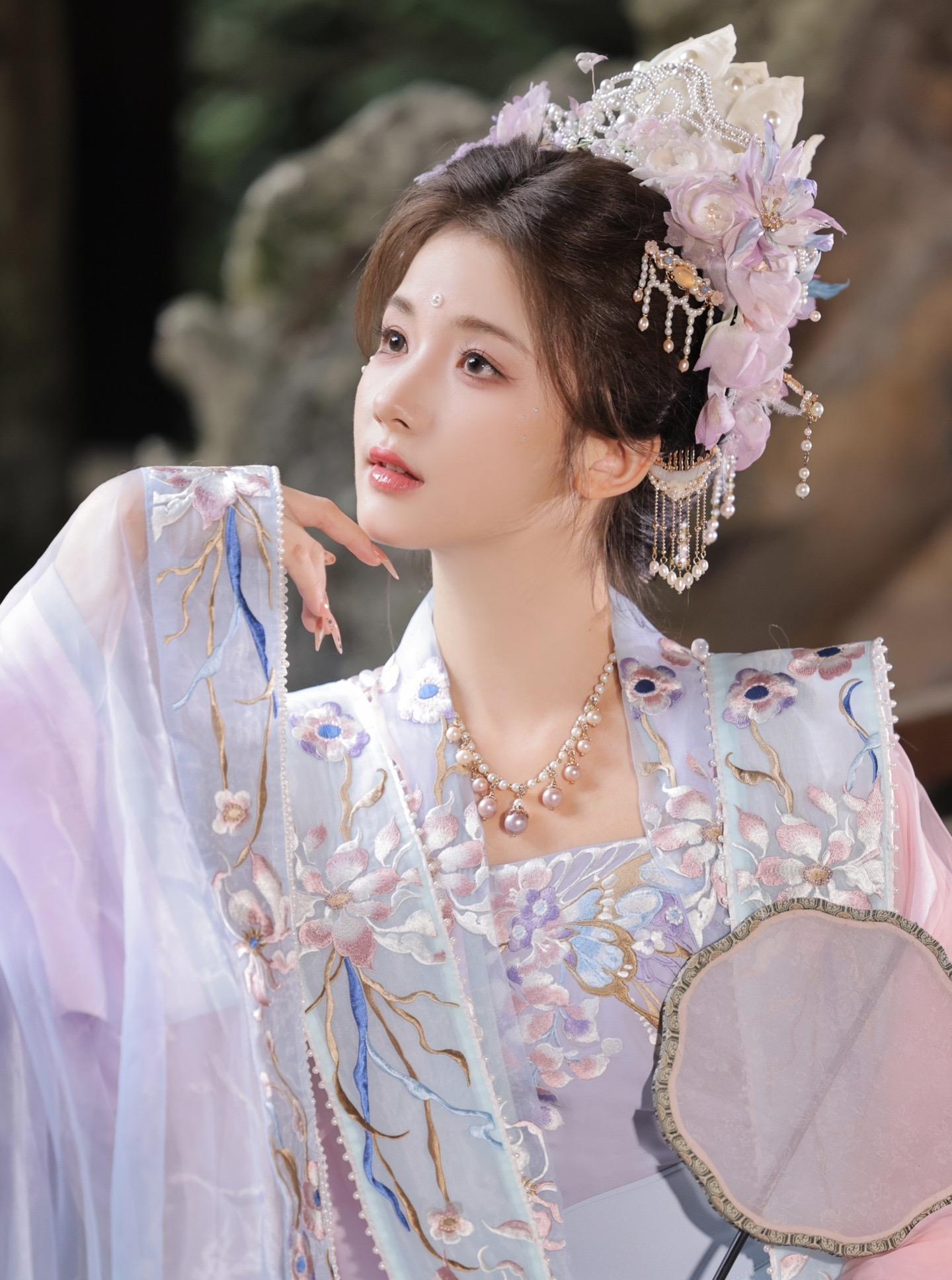 绝美宋制簪花～太爱这个妆造了，张张好好看呀～