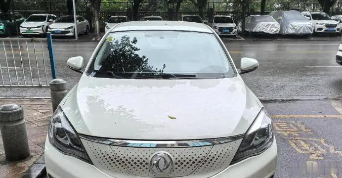 近两年网约车越来越内卷的情况下，我们发现确实存在部分网约车司机会找机会恶意碰撞它