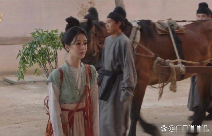 何惟芳 女简介：爱花护花，可以不要钱，不可以不要花。身份认证：花粉博主代表作：《