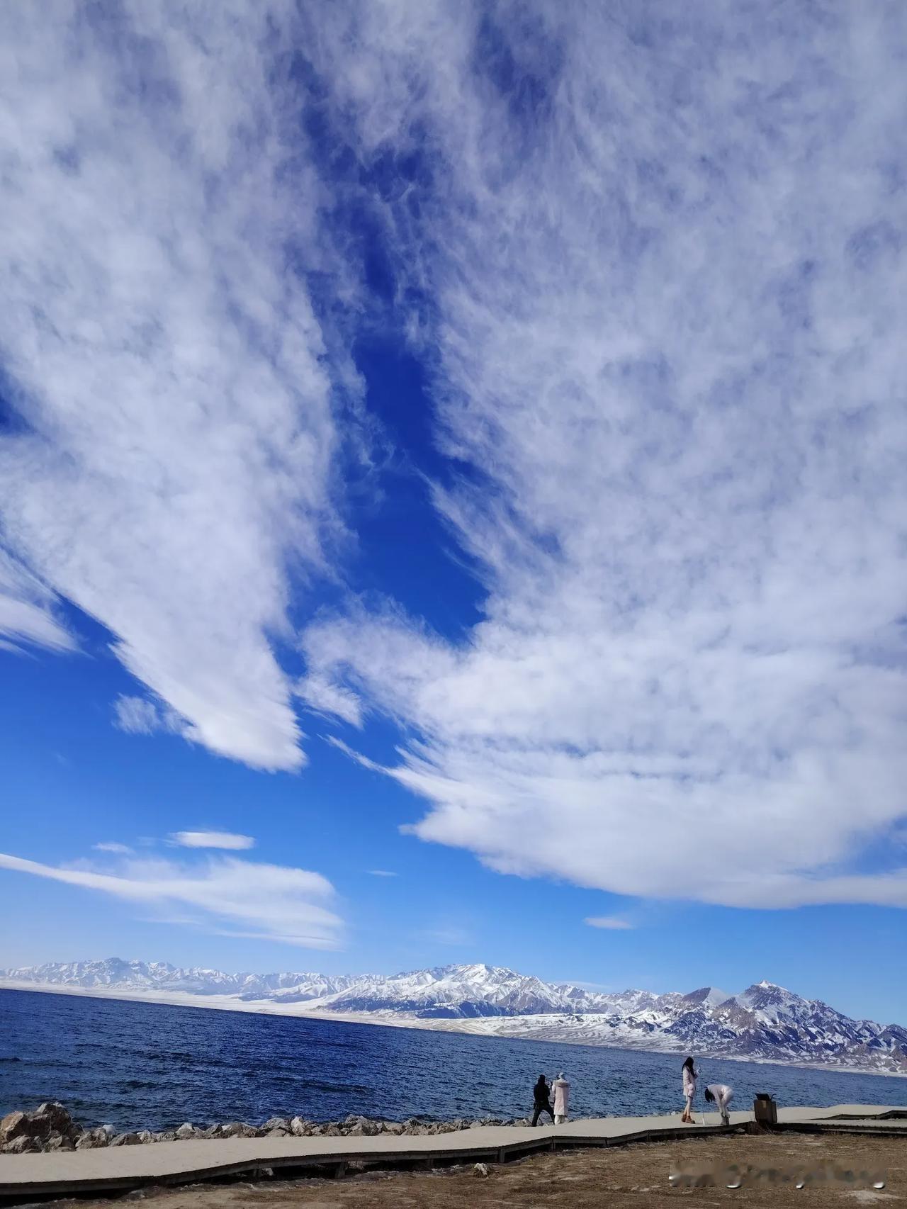 毛主席说:“我们泱泱大国中华，是要给世界立规矩的！”现在就是我们给这个世界立规矩