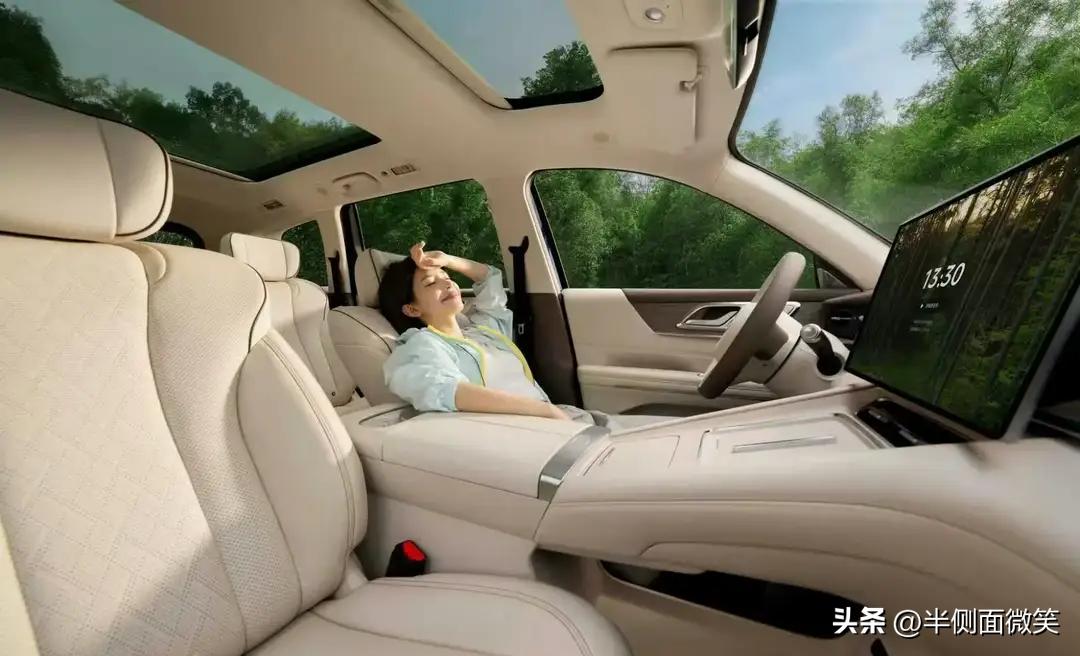 星光L长续航大六座SUV，家用选购值得入手吗？
最近星光L热度很高，不少人也在观