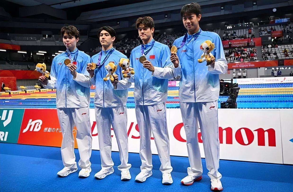 00后不好惹！！
落后、追赶、逼近、反超！！
中国队四个00后干懵日本队！！！