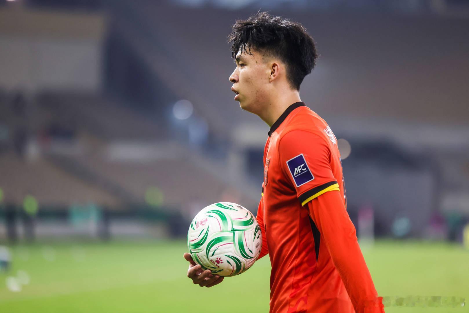 曝一德甲豪门冬窗邀王钰栋加盟 但未能成行------北京时间2月5日，据媒体人卢