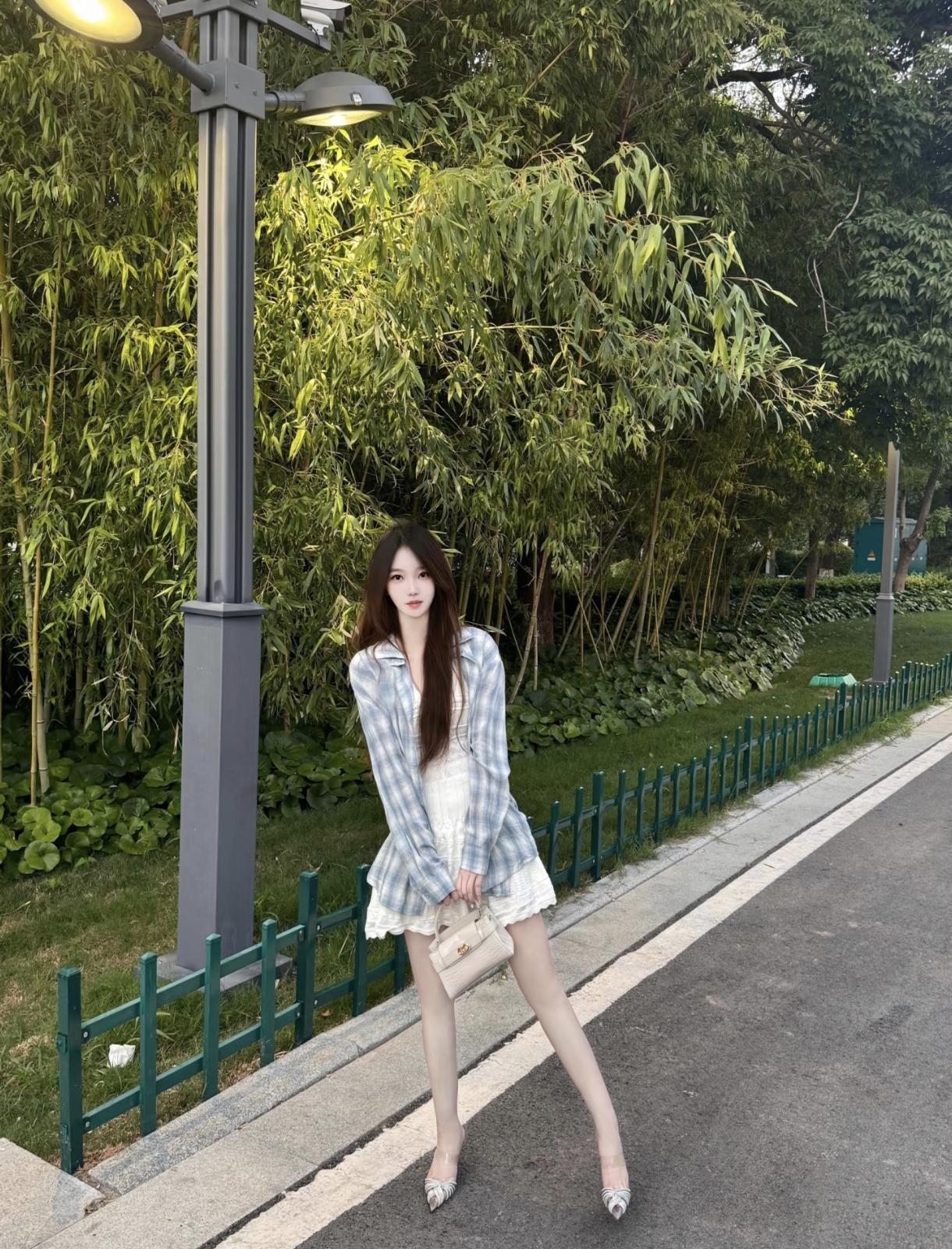 运动到一半，发现路上风景不错。居家运动指南有哪些女生日常好看的穿搭可以借鉴 新款