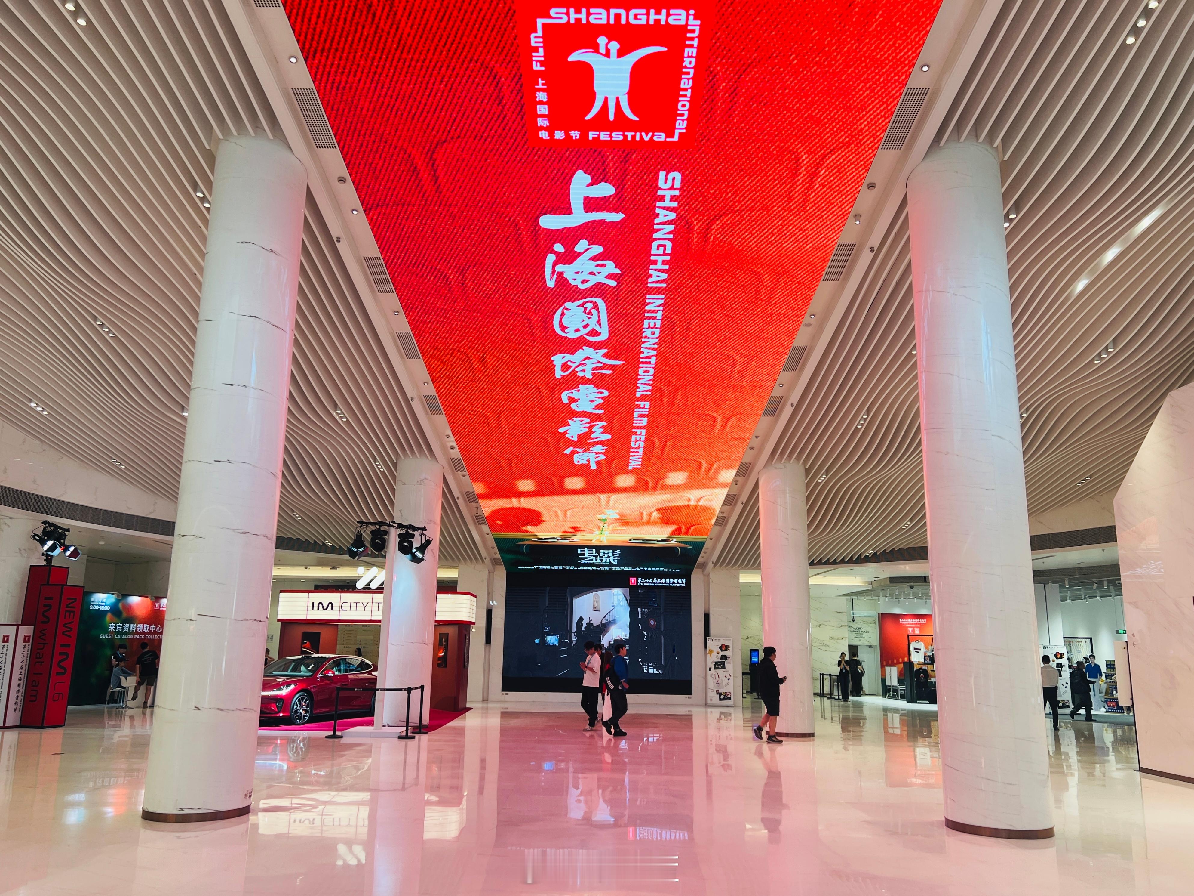 电影之城，每天匆忙的转场，看了大卫·林奇、瓦尔达、安东尼奥尼、希区柯克、伍迪·艾