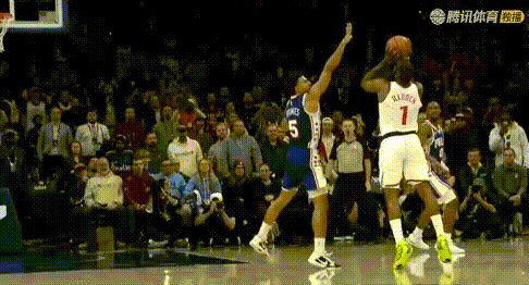 哈登：绝杀打我肘也不吹的吗？
第一次真点肘上了，肯定对发力是有影响的，图2看明显