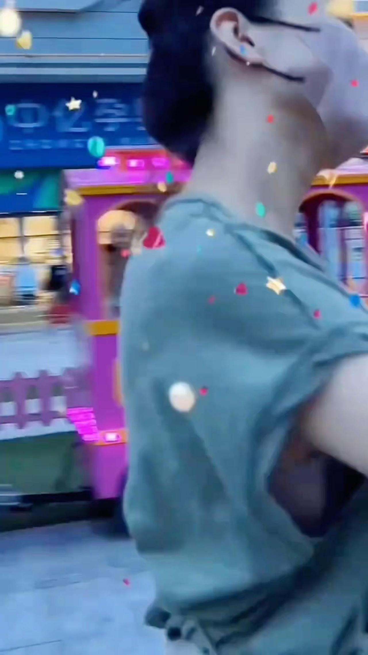 高圆圆跳舞的样子有一点点迷人！ 高圆圆 跳舞 好身材 性感不是骚