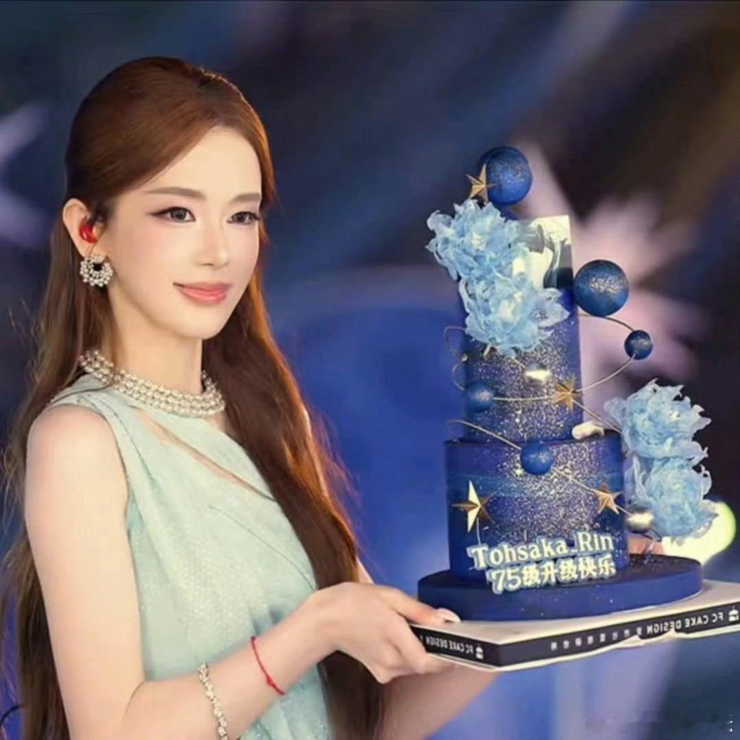 迅猛龙给75级粉丝办答谢宴我真的超级喜欢迅猛龙，她是个很好很有内核的女性，㊗️她