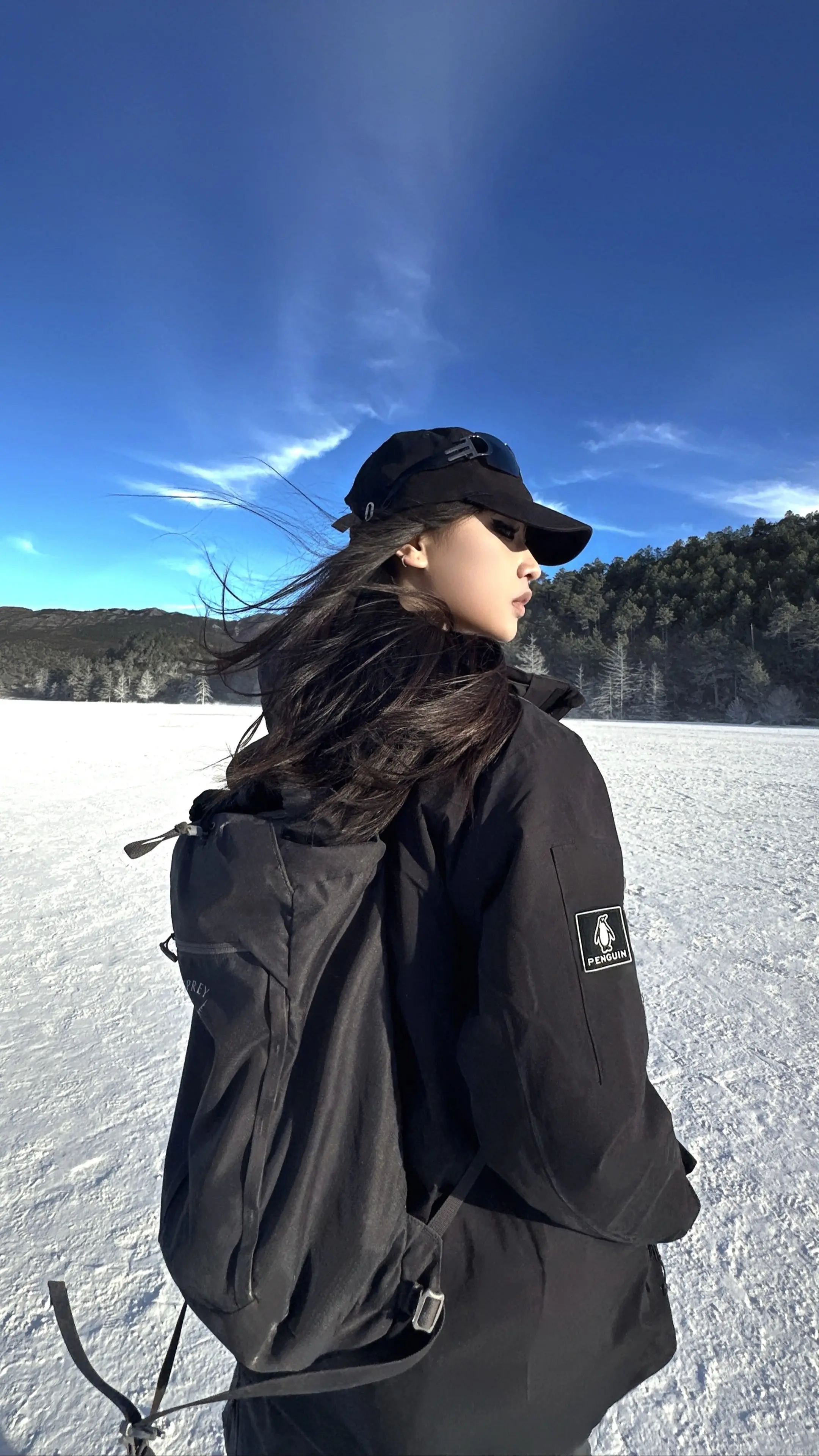 可是有的女孩不像糖果 她们生来就喜欢陡峭险峻的高山