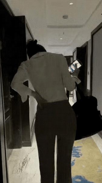 做销售的女人太不容易呀，很辛苦……  

我同事的小妹在沈阳铁西一家4S店卖车，
