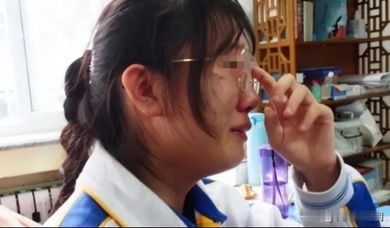2013年，福建一女生高考志愿落榜，成绩只有364分，但女孩却坚称自己考了586