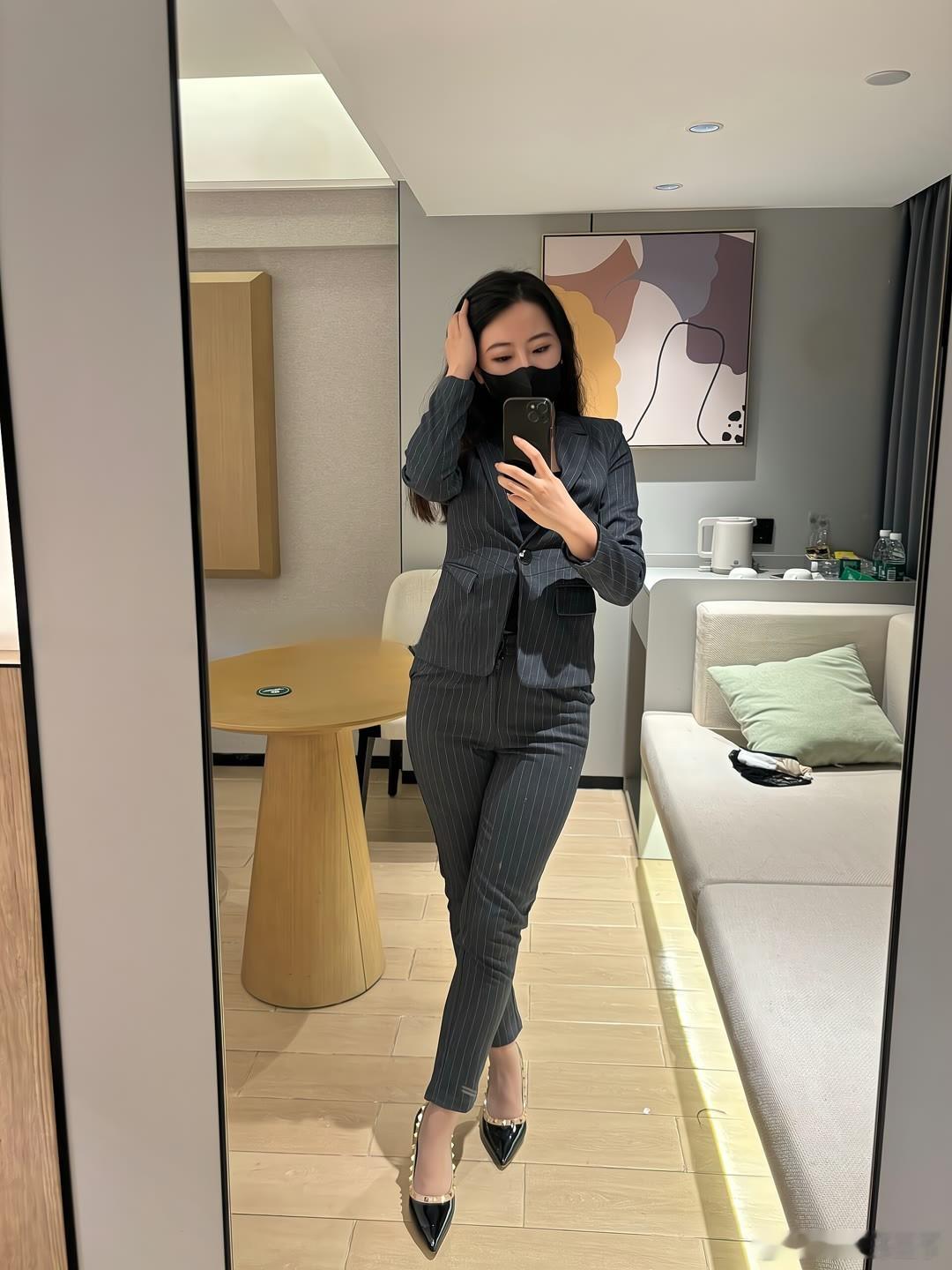 女人穿西服是又帅又美 ​​​