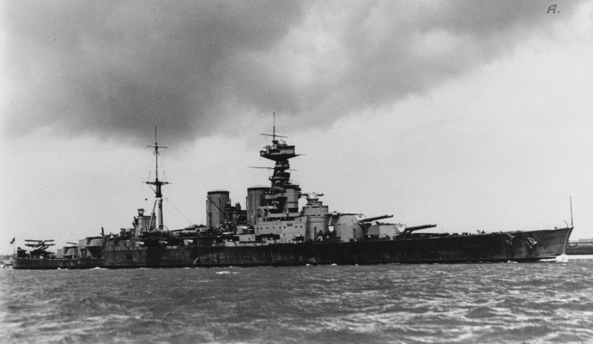 英国战列巡洋舰“胡德号”（HMS Hood）在丹麦海峡一场持续8分钟的战斗中，被