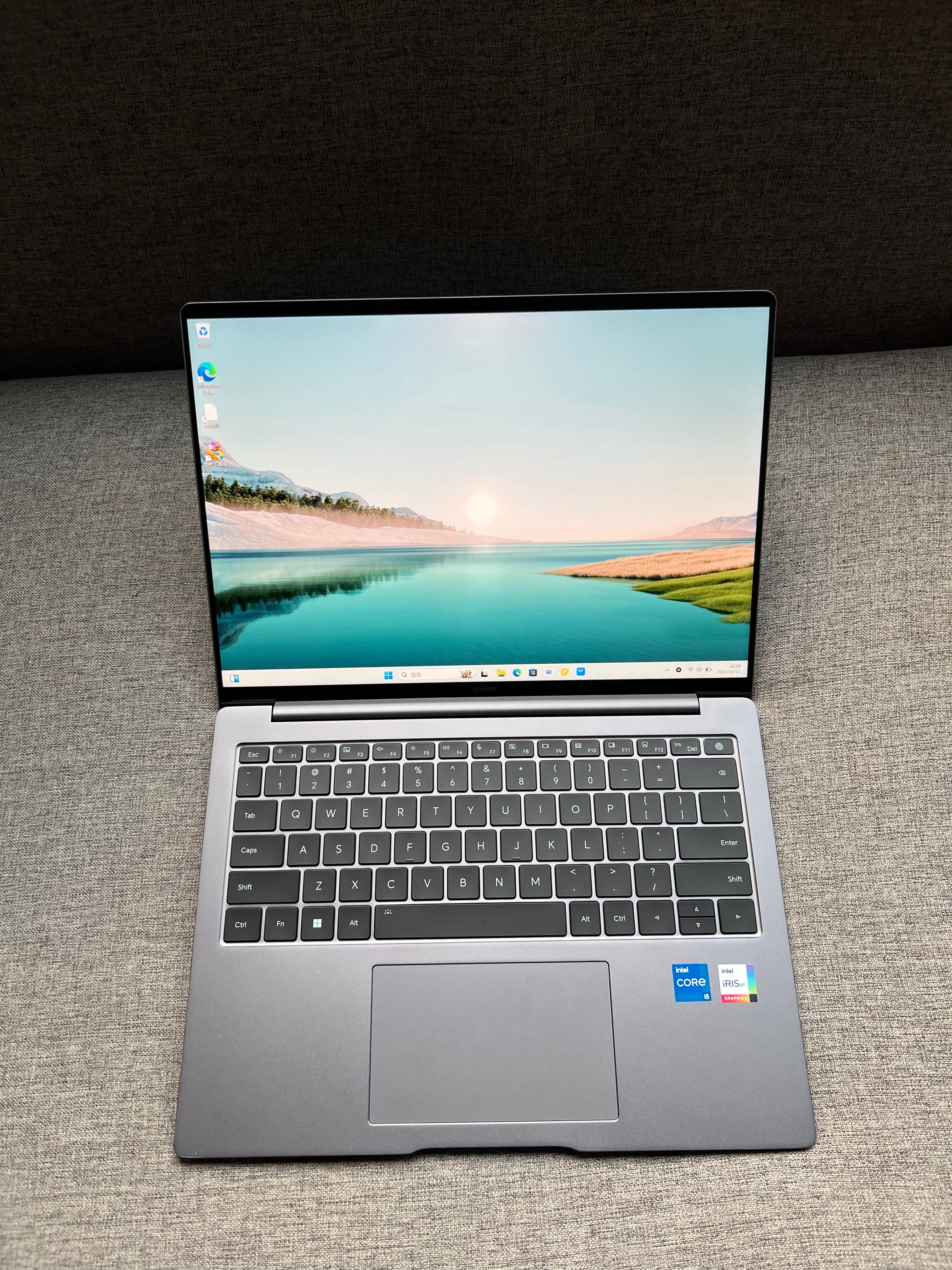 2023款荣耀MagicBook14 集显i5-13500H 16+1TB 星空