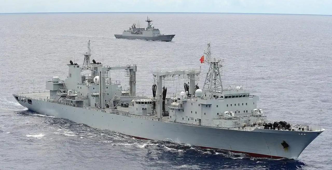 055都排不进前十？中国海军十大“海上巨兽”，谁是真正“巨无霸”？
谁还在把05
