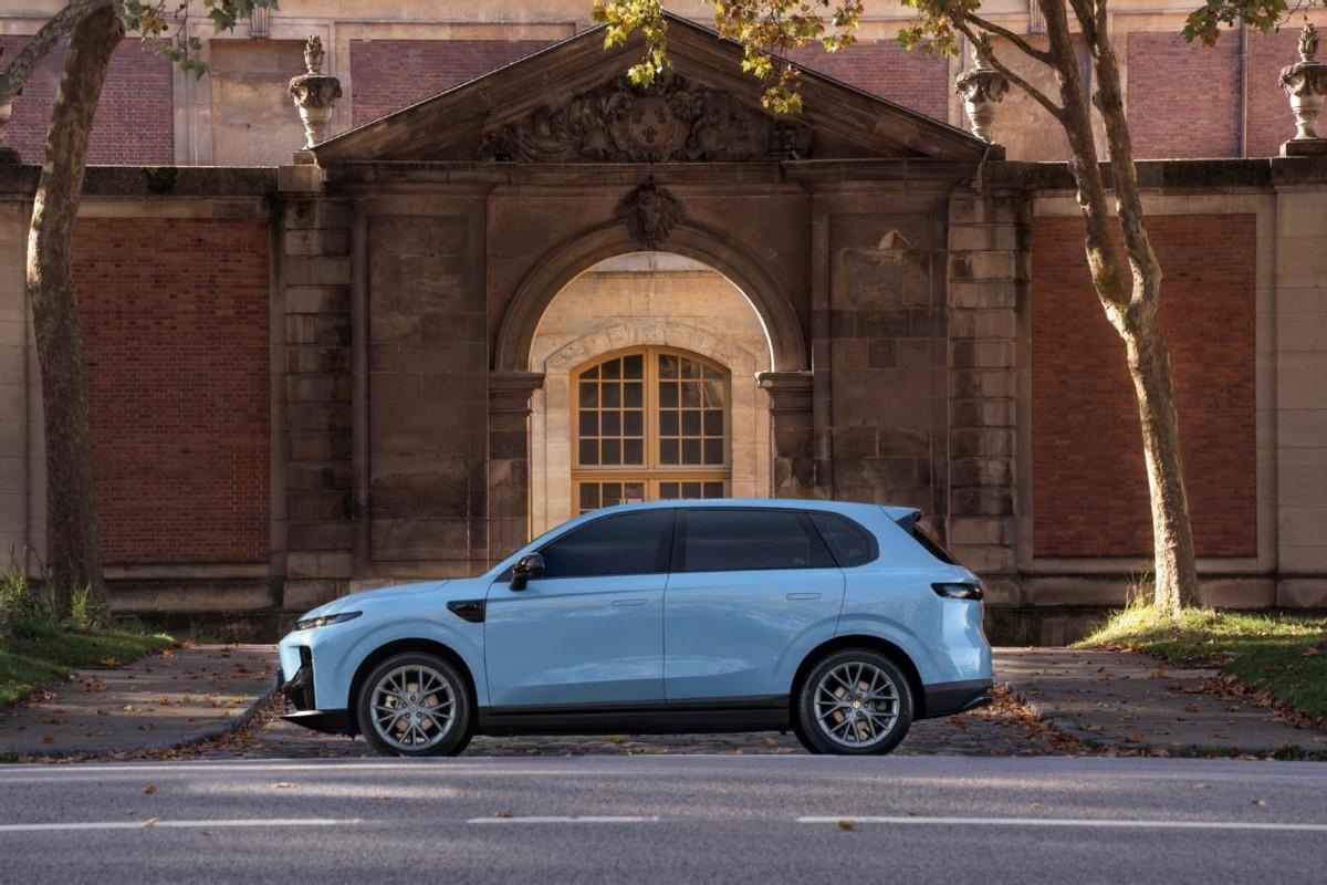 10万级买家用SUV，零跑B10和比亚迪元PLUS谁更有排面？
 
零跑B10和