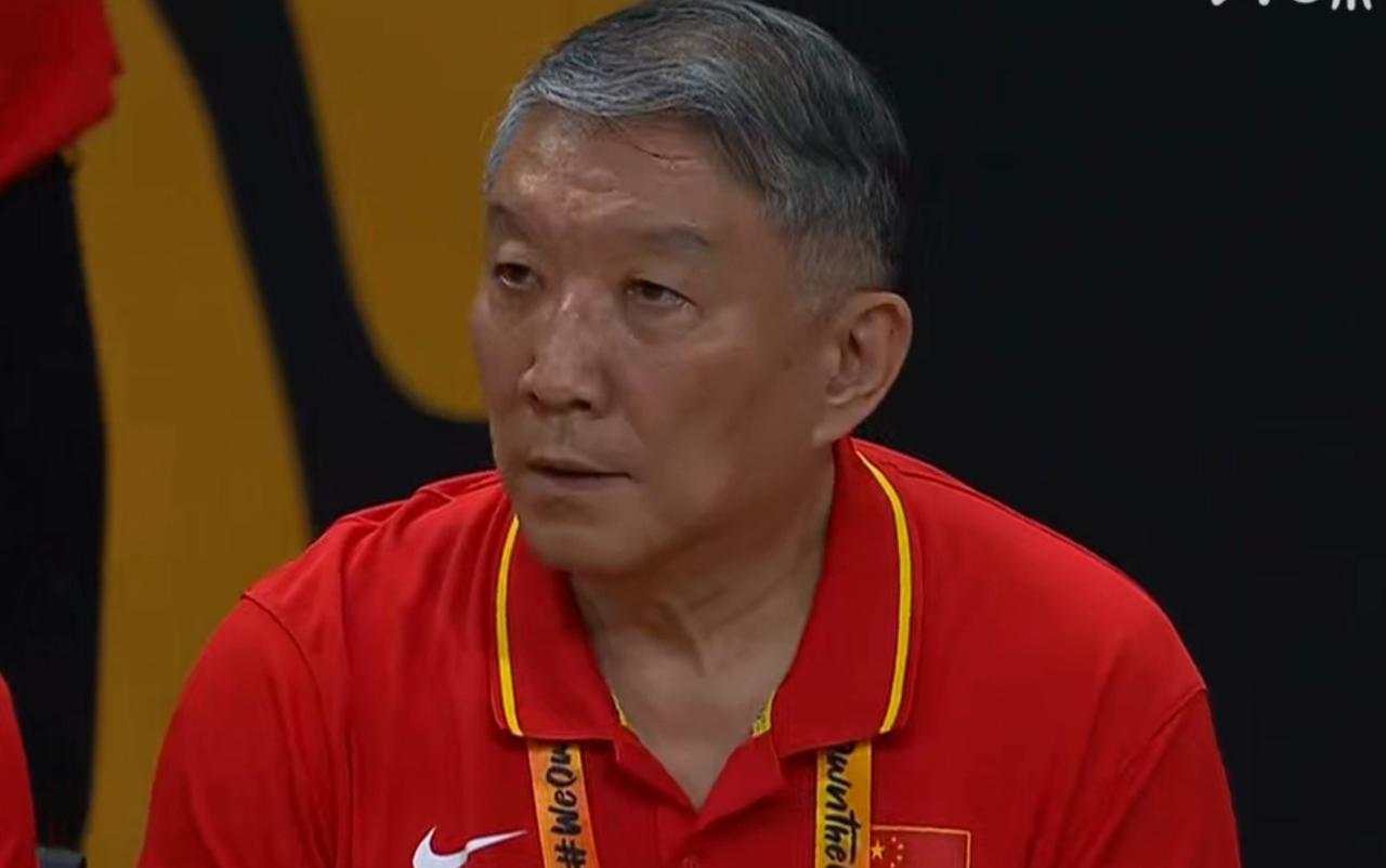 中国女篮大胜意大利20分锁定小组第二名，下一场对阵波多黎各。
由于是下半夜的比赛