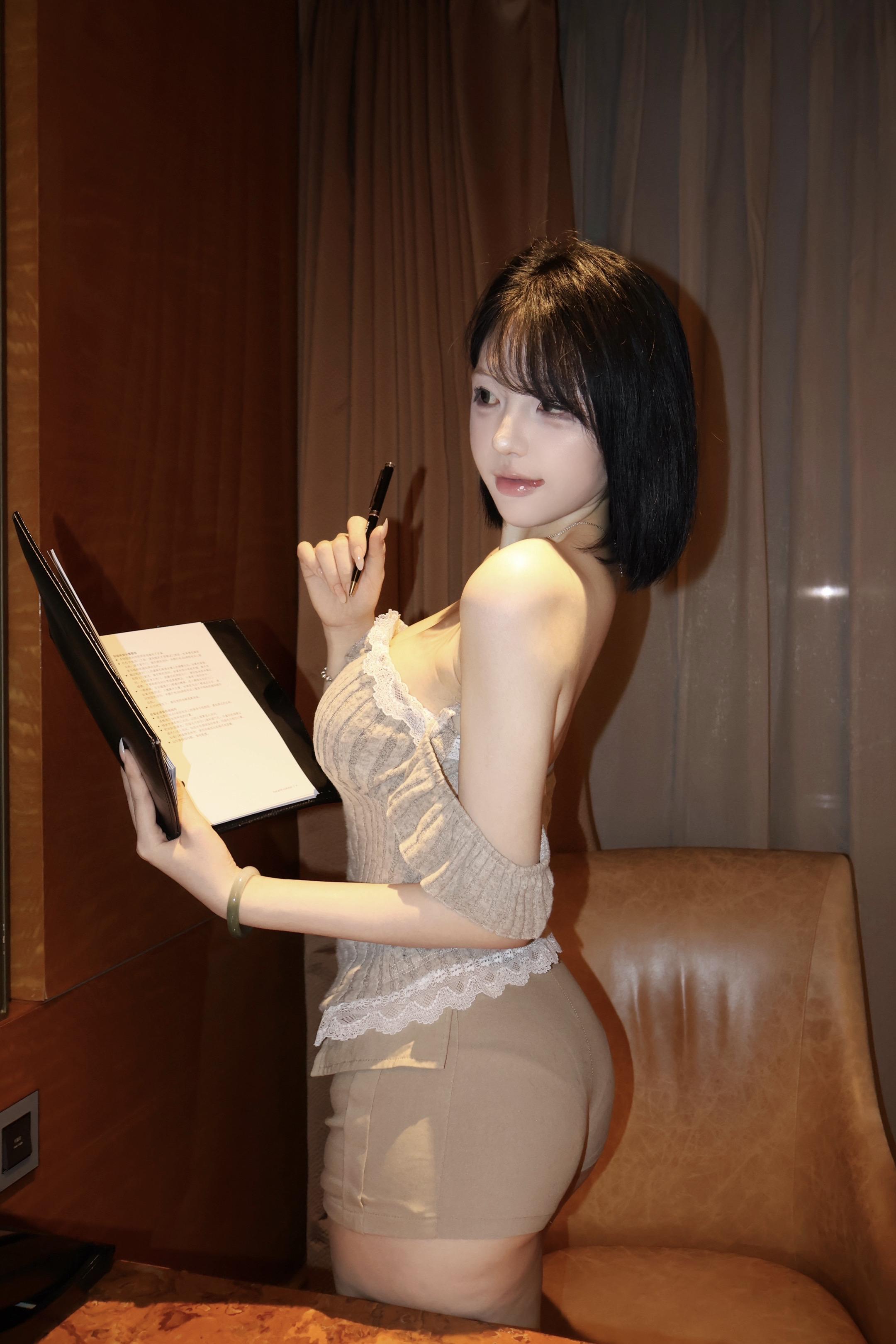 dy不能发太多 有些事情我都是要以后在老婆怀里边哭边讲的