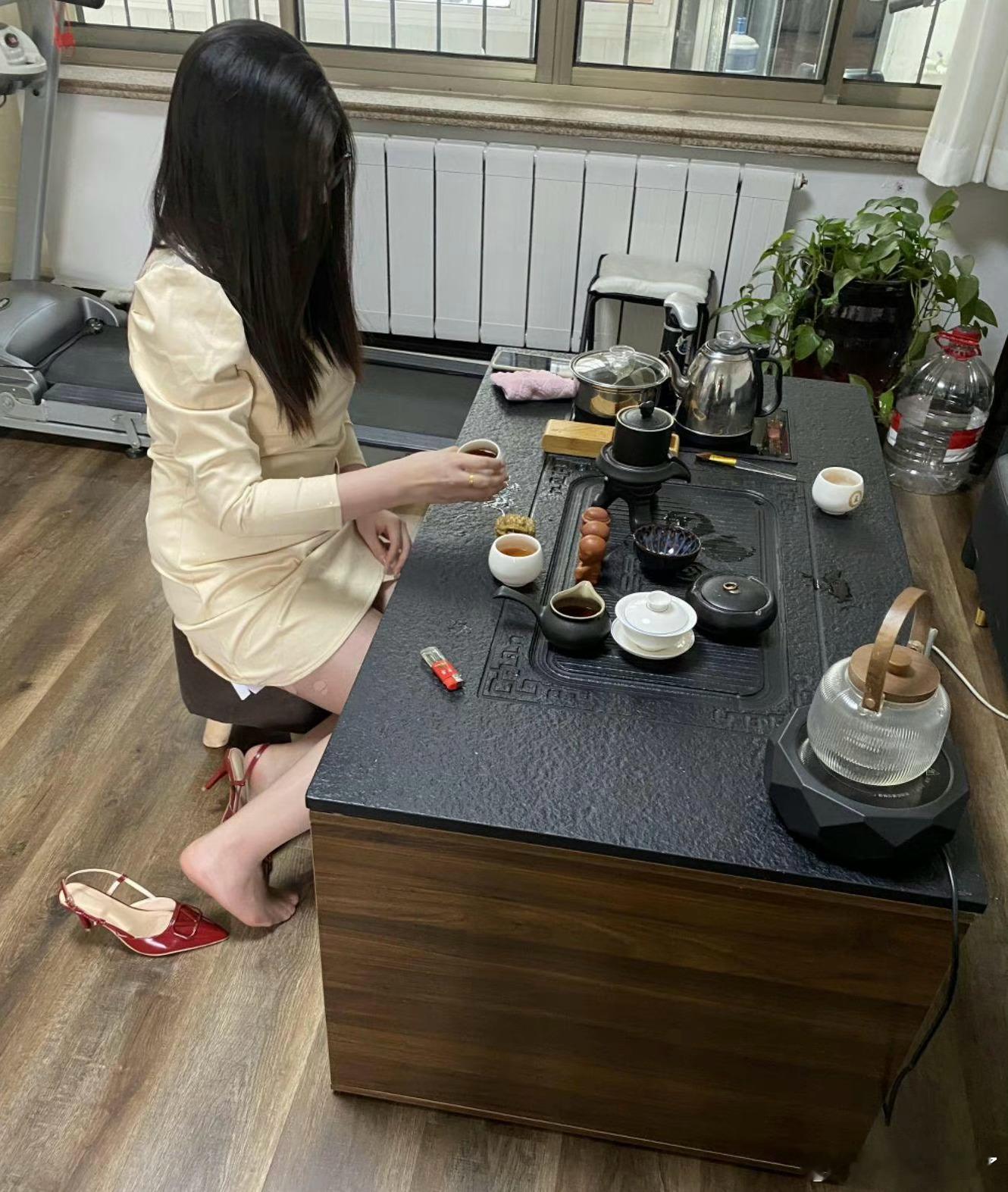 老板，来喝茶 ​​​