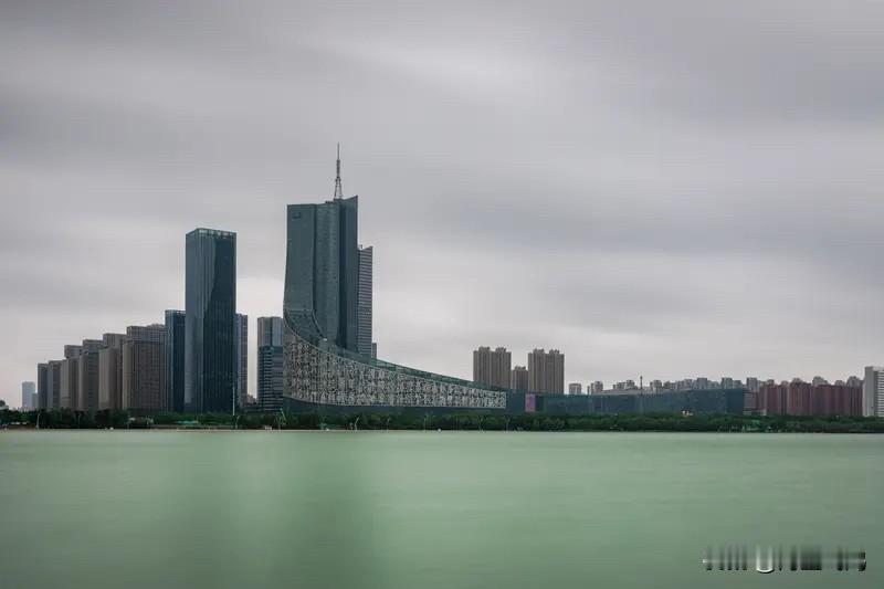 —-最近合肥飘的不行，大言不惭自称中国第四城，连广东深圳都没放在眼里，其实明眼人