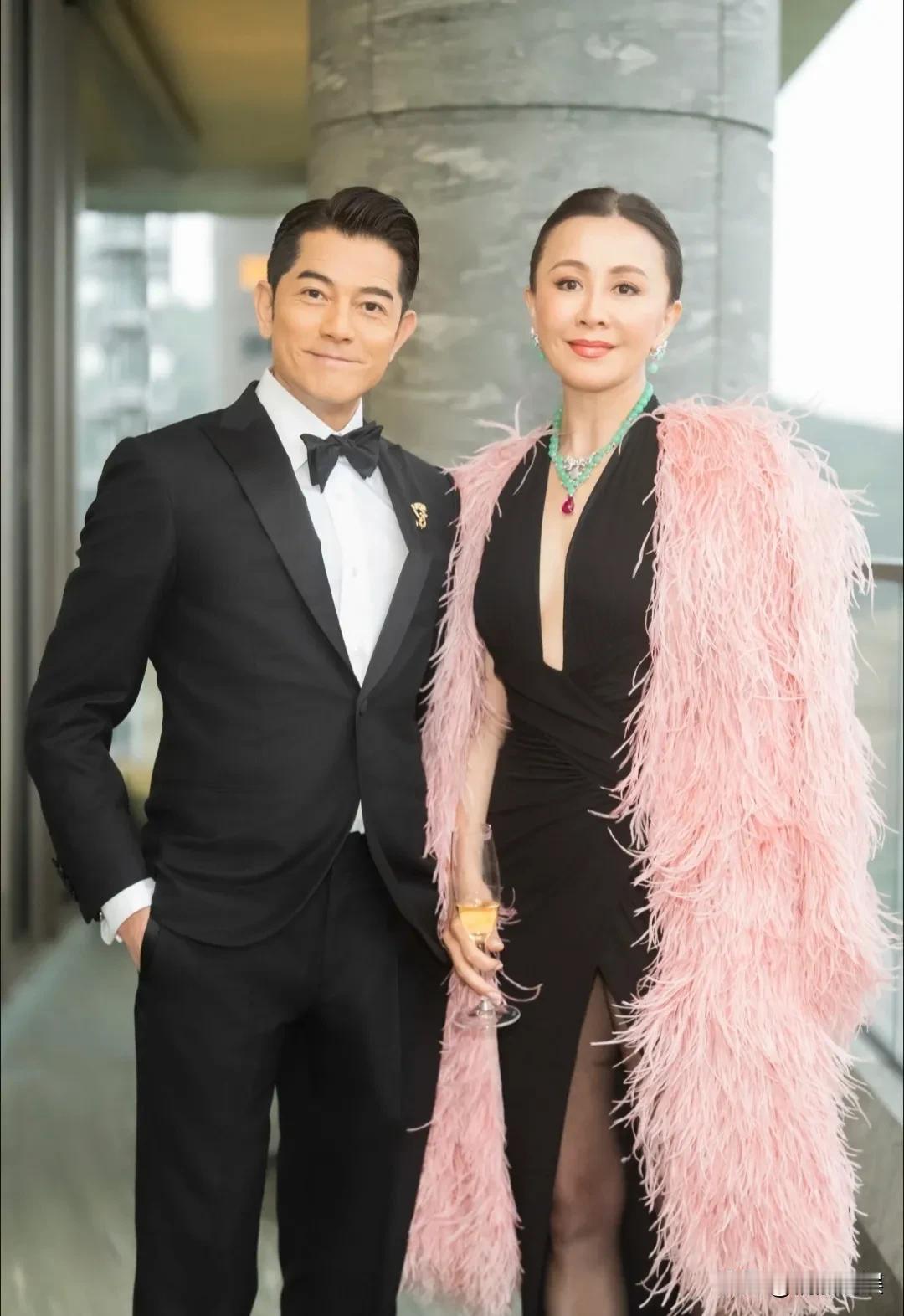 这俩人，应该都是60+退休人士里，保养的天花板了吧！
刘嘉玲和郭富城，一起参加高