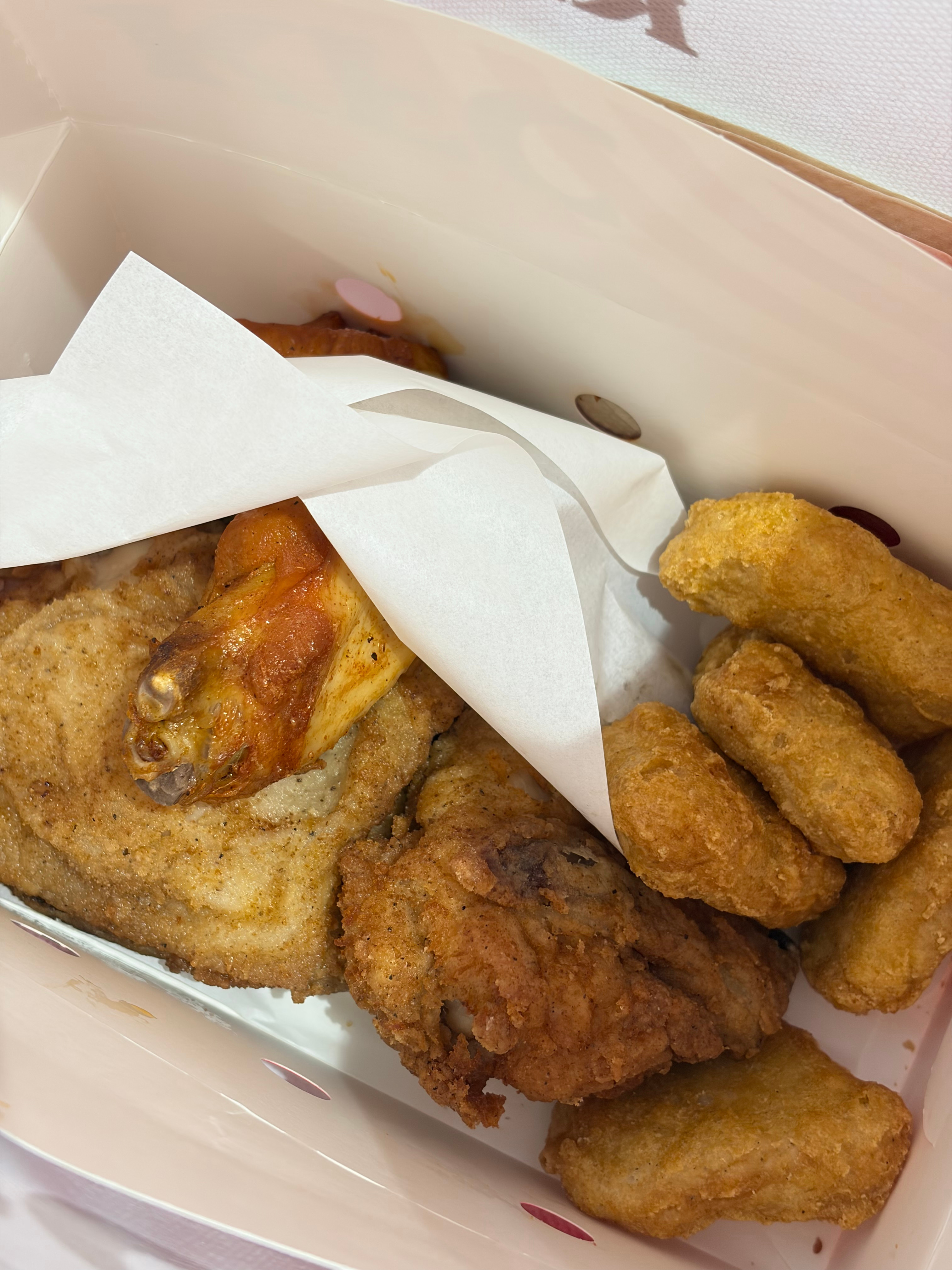 饿晕了，肯德基生意太好，送餐都给我迟到了。 