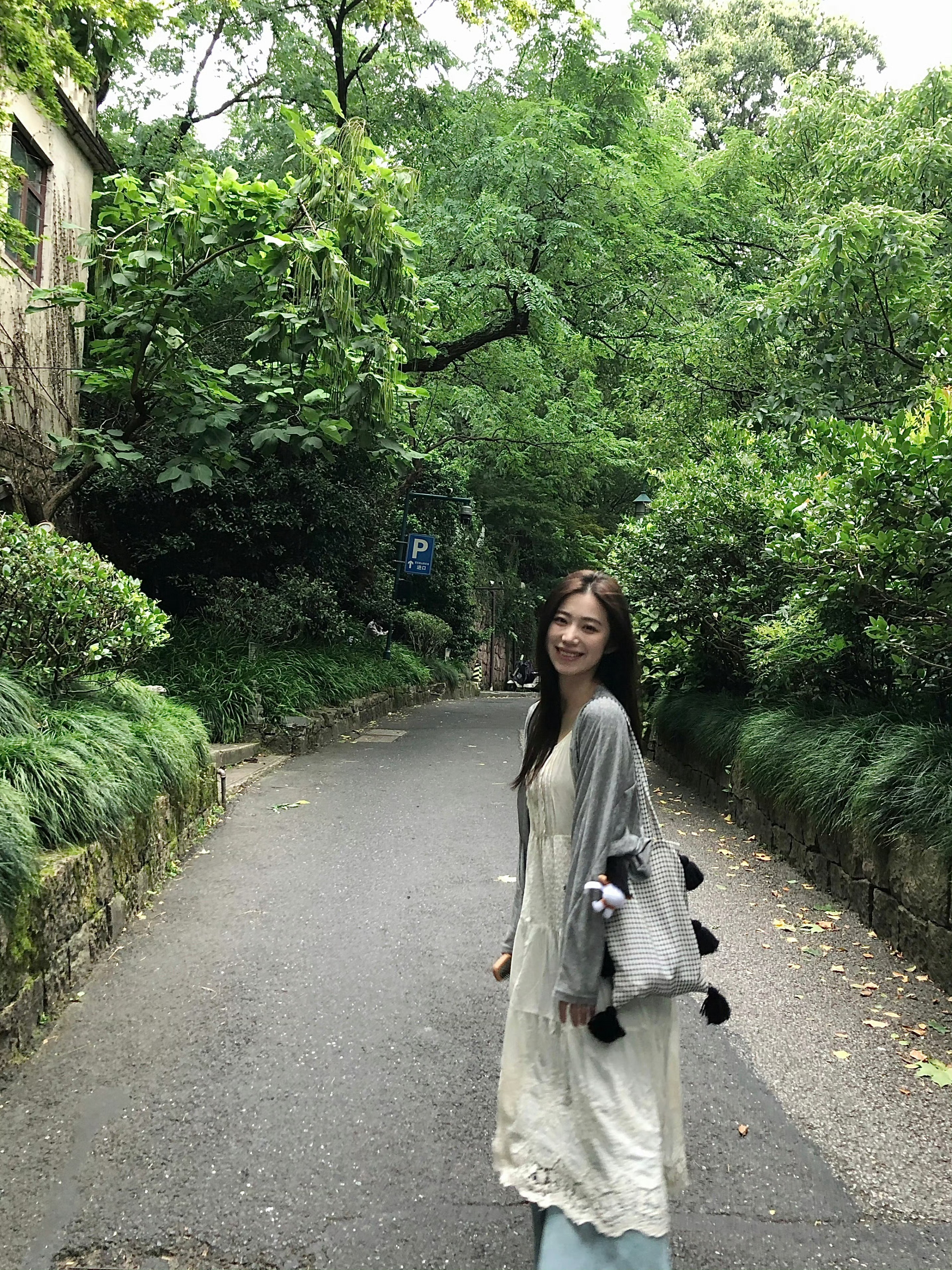 思慕社字母 我们总在等对方先开口说“算了”，等到花都谢了三轮。最后同时发消息，我
