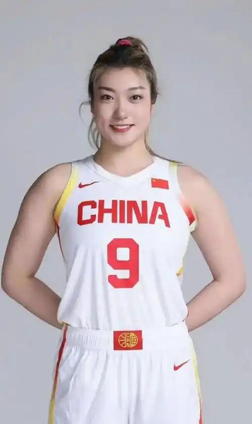 恭喜中国女篮进入世界杯八强，虽然过程有点凶险但赢了就值得庆贺，也奉劝个别网友，你