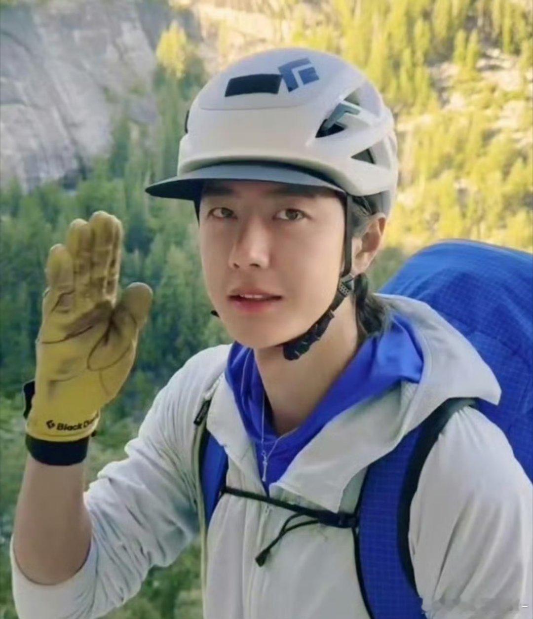 不管去哪里都会带着小骨头项链 笨拙的浪漫～🥺🤲🏻 