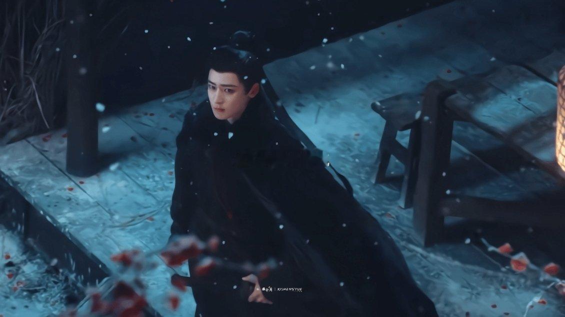 侯明昊这个发带简直神来之笔 黑衣配发带，侯明昊直接化身一把锋利的“刀”！《玉茗茶