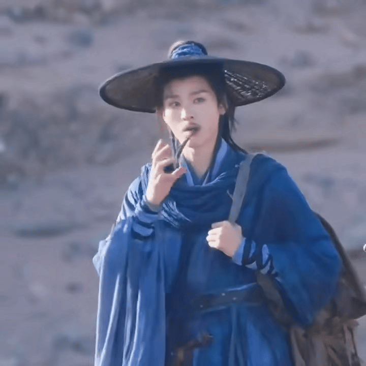 一只小鸡，能长成什么样？想通就在一瞬间，四条眉毛满脸腹肌一口龅牙嚼啊嚼，妈呀，人