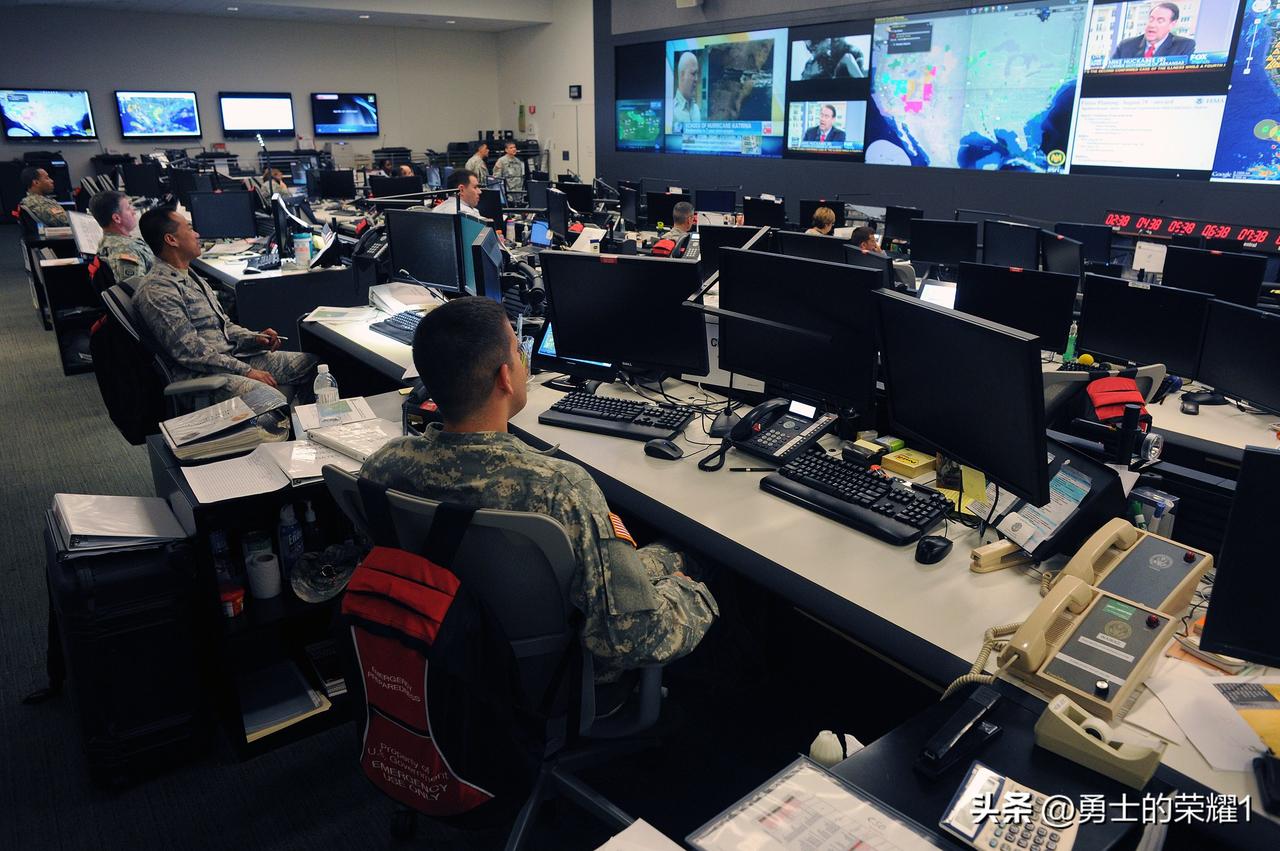 美国如何分七个步骤瓦解伊朗的。
首先，让他们的雷达失灵。电子战和诱饵可以干扰雷达