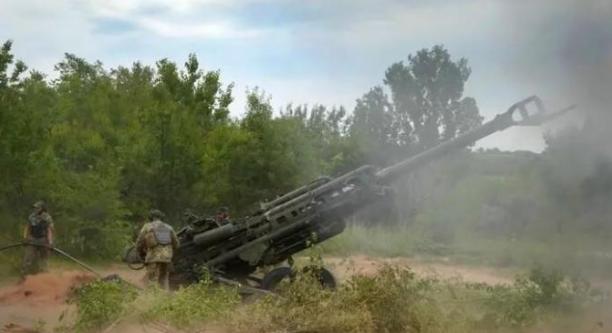 18日，乌克兰陆军司令西尔斯基在接受媒体采访时称，美国提供的集束弹药已经运抵乌克