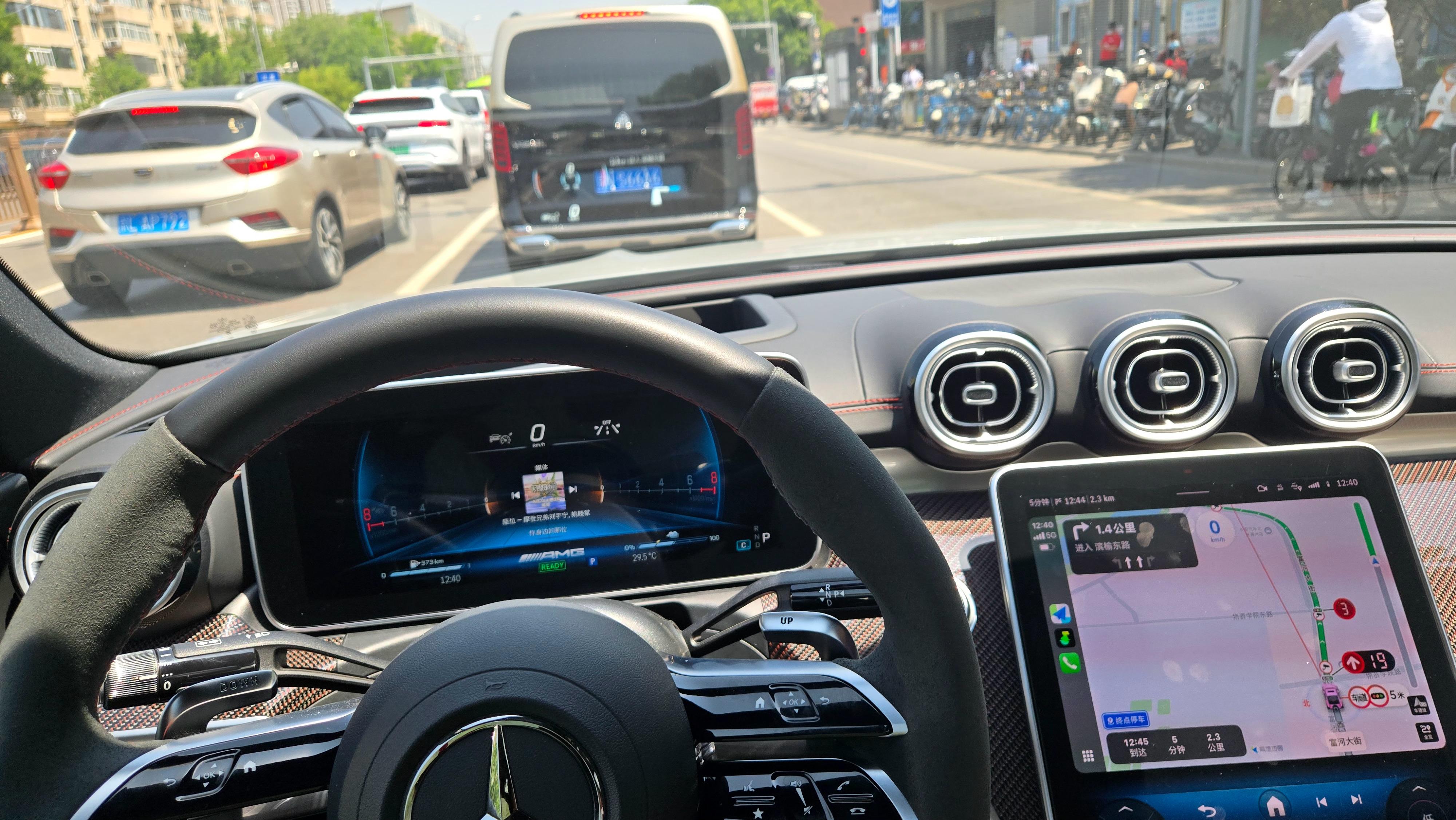 今天取了一个AMG C63，看看带电池🔋的AMG是什么体验[doge]我想静静