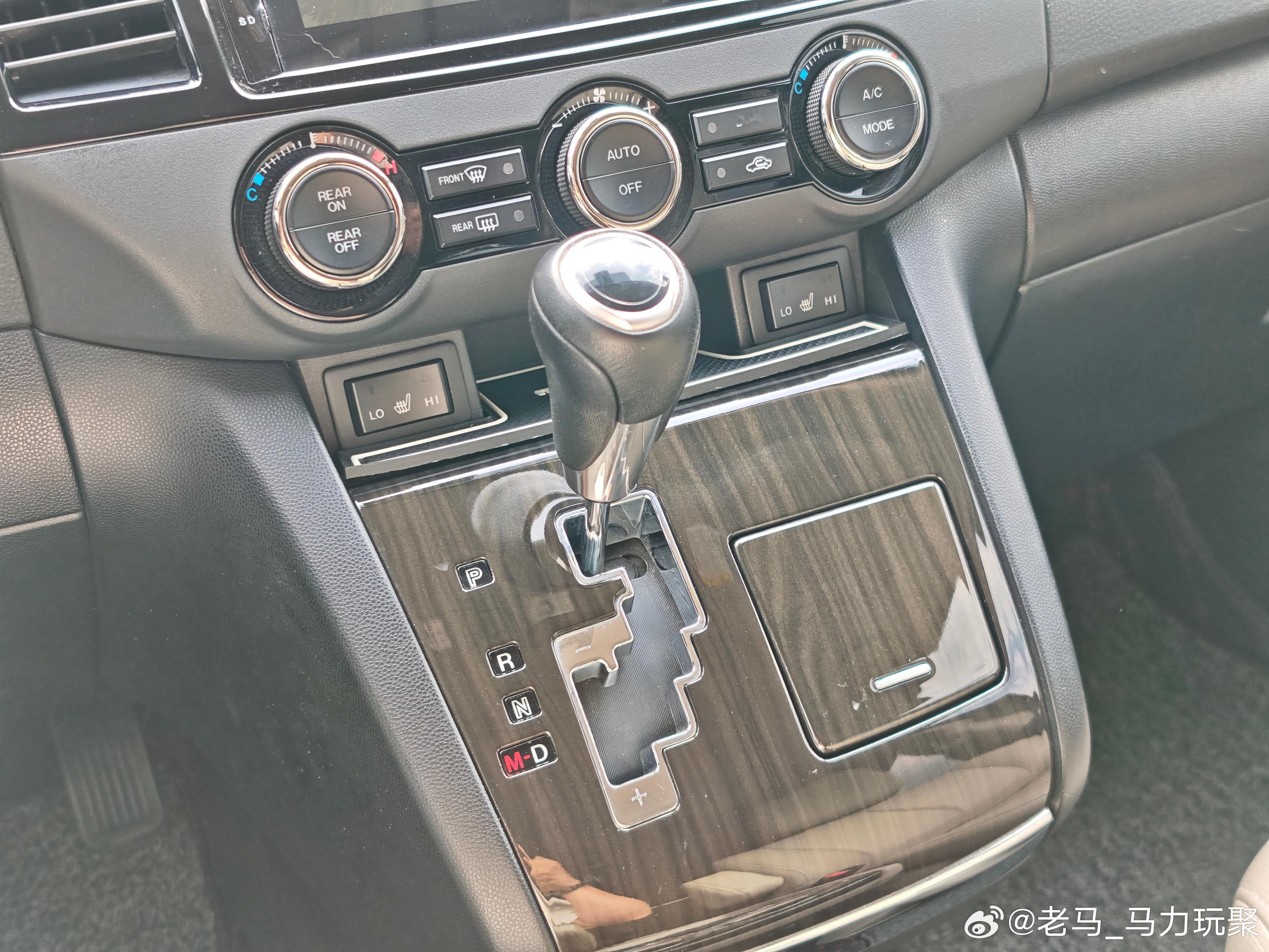 马力玩聚老马在路上天津二手车 下午挪车的时候​随手拍了几张马8领航的内饰​你看看