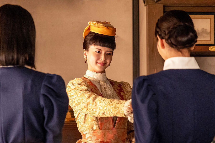 【内容提要】在NHK晨间剧《风，带有香气》（风、薫る）第59集中，弃松教官向即将