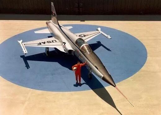 1975年，美国空军的第一架F-5E