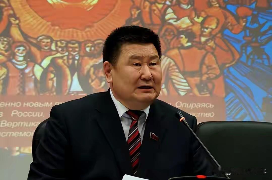 俄共战斗英雄议员痛陈本国乱象，尖锐剖析贫富撕裂，警告国家濒临社会危机
 
俄乌冲