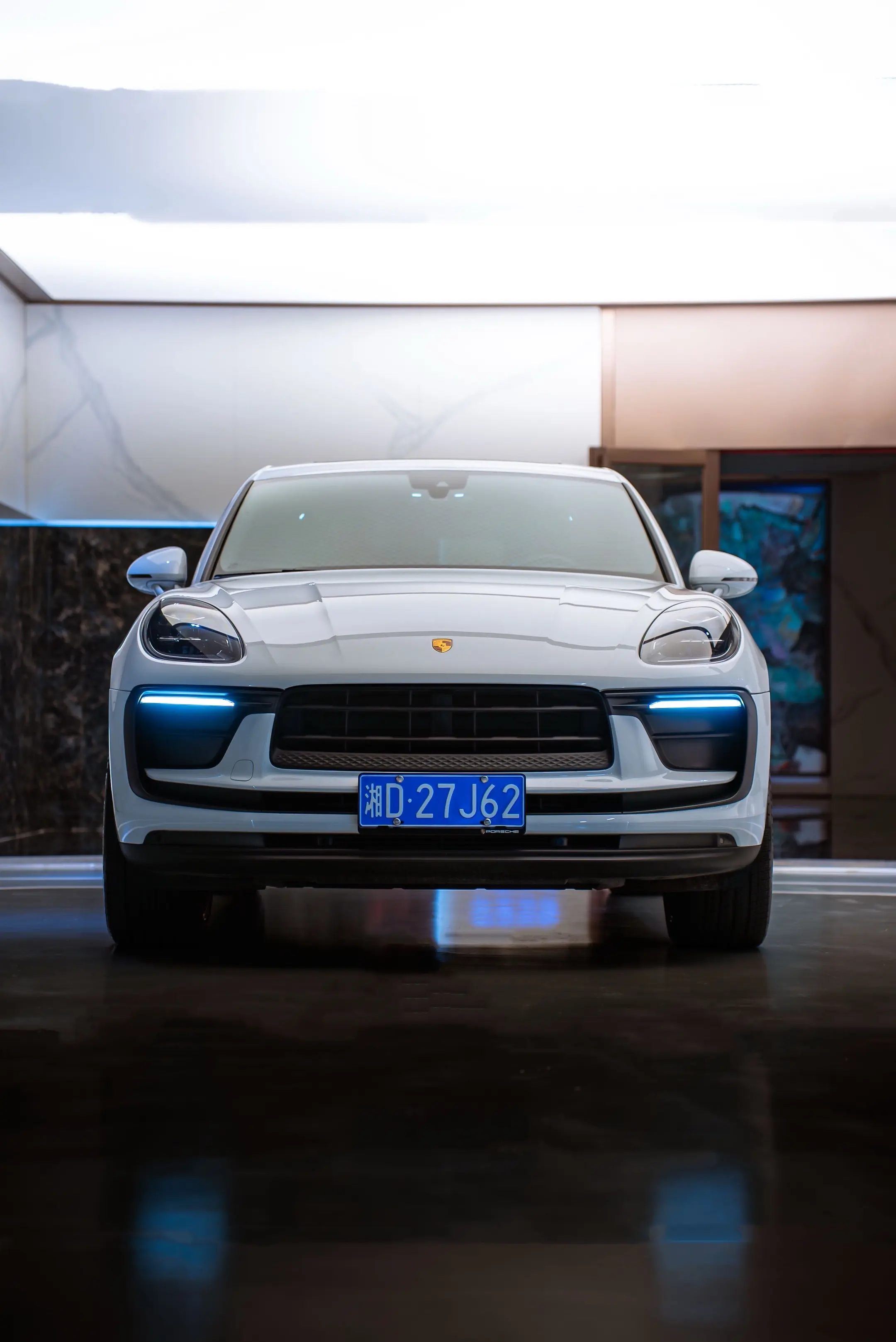 人总是执着于第一眼就心动的东西