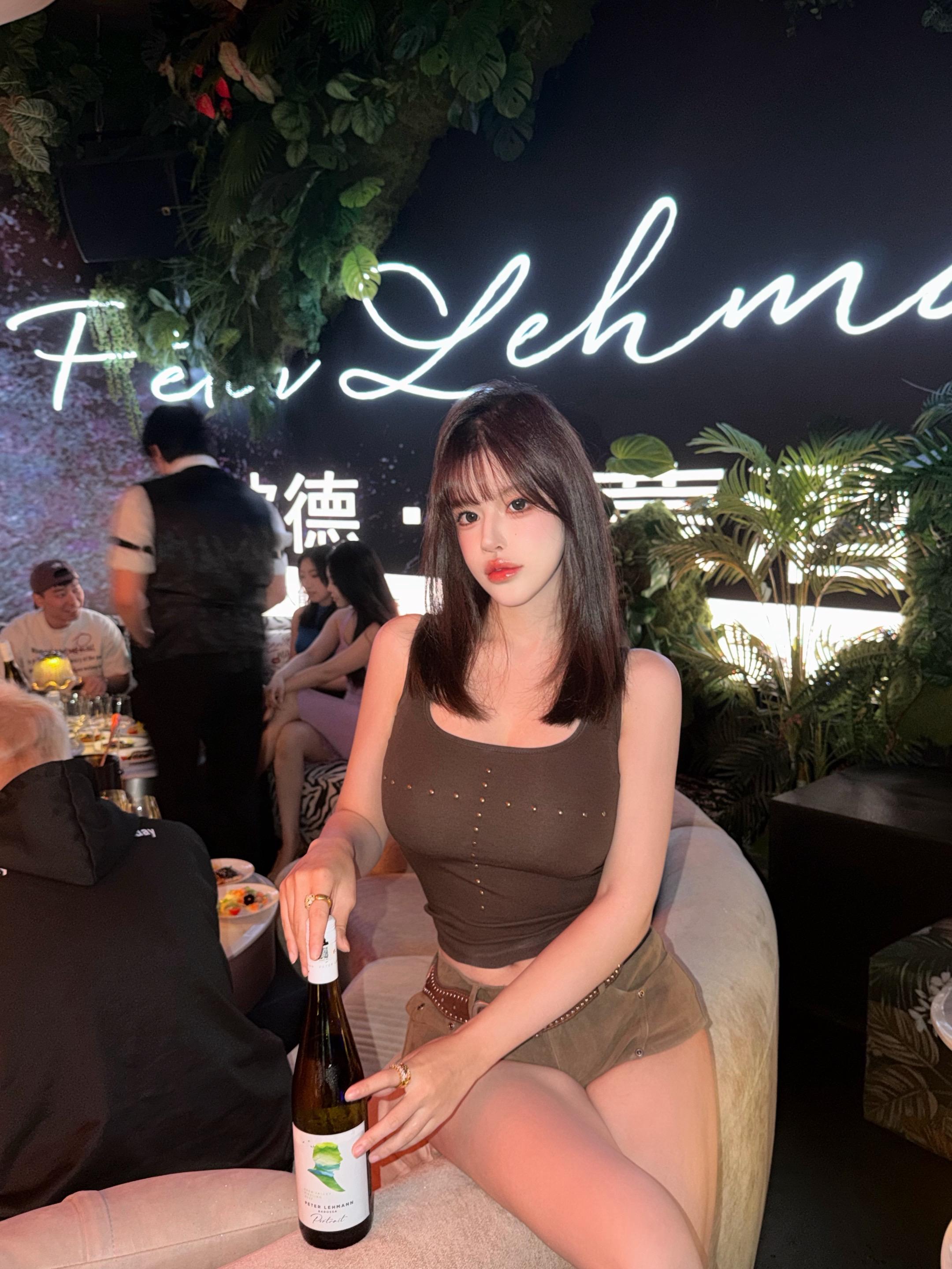 有酒吧营销吗？高考完了我想去一次酒吧。