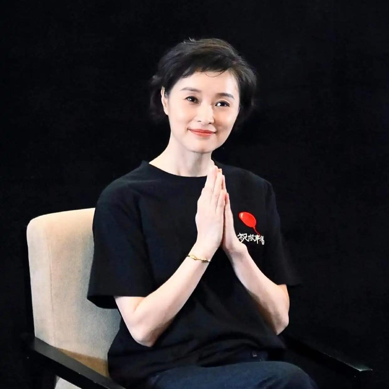 演员吴越说：“我在30岁的时候，看到我周围的朋友都有了孩子，我的同学也都开始生孩