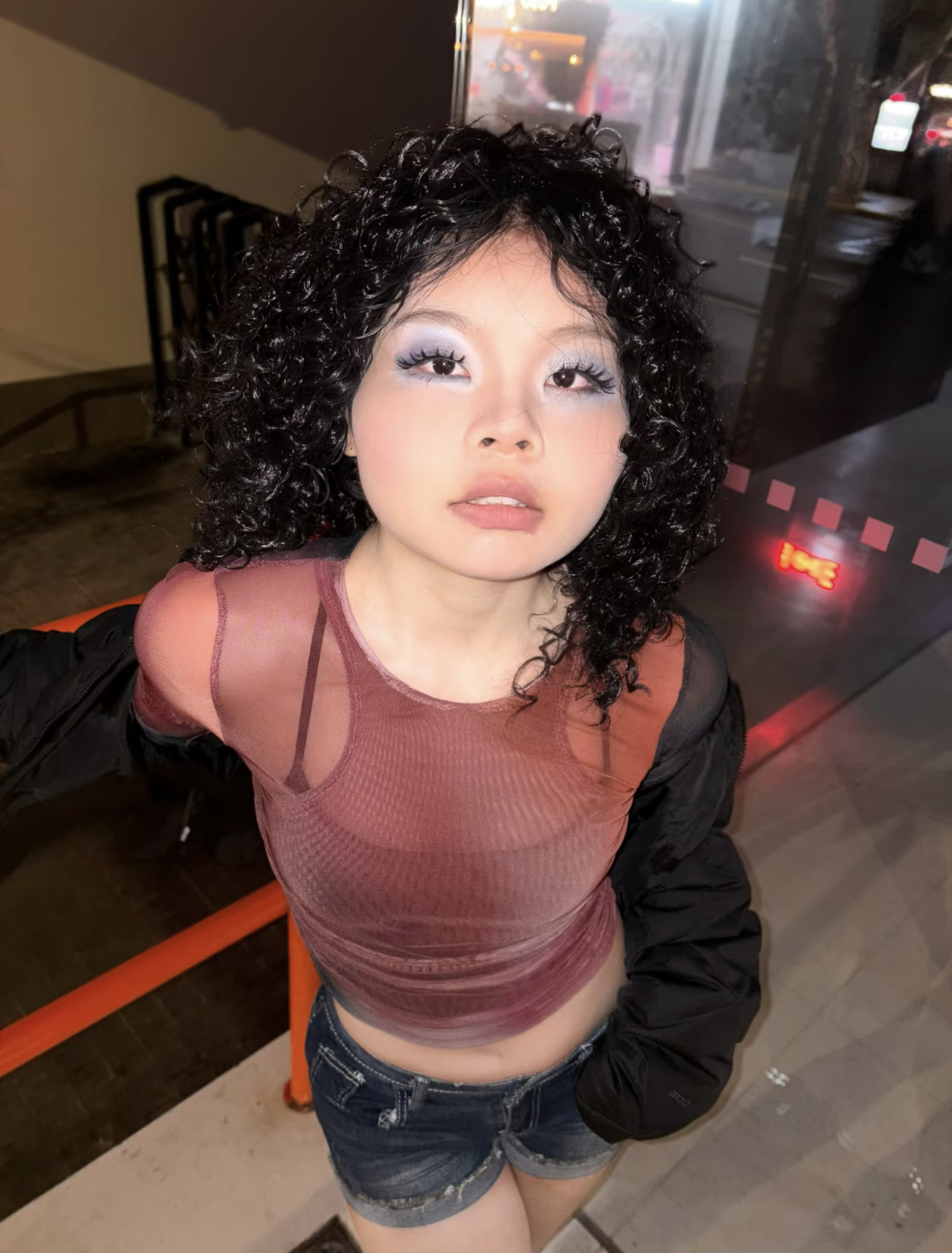 曝某女团前成员存款只有3000元谁能想到曾经的女团成员，褪去偶像光环后，生活状态