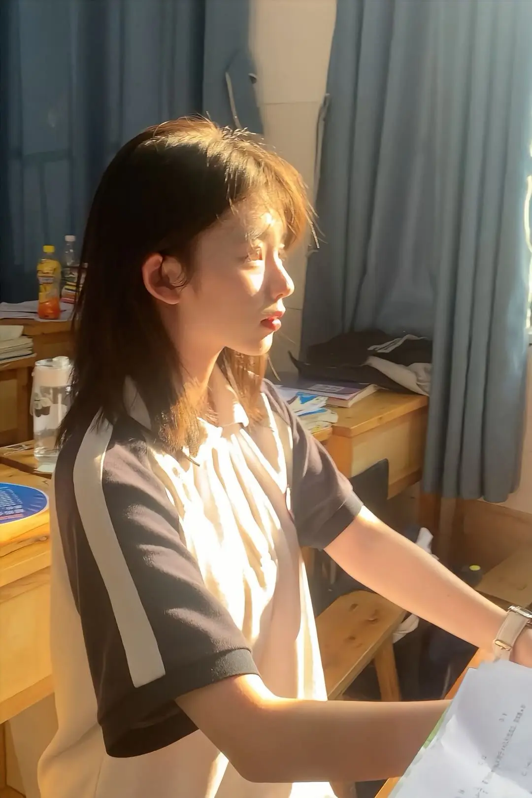 有时候喜欢一个人是不需要理由的 分享照片 女高中生 少女感 我呢永远明媚